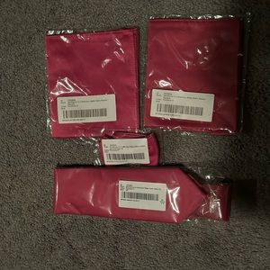 1 pre-tied bow tie, 1 pockets squares. NEW you will receive 2 items.